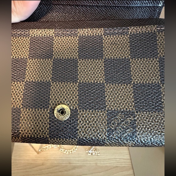 LOUIS VUITTON
Damier Porte Monnaie Billets Tresor Bifold Wallet Pre-loved 💕 - Picture 7 of 12